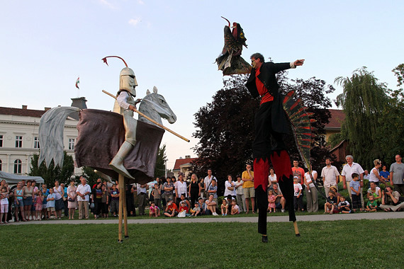 fel06_13_szarnyas_sarkanyok_1_resize