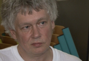 "Egy szl&aacute;v l&eacute;lek nagyobb l&eacute;pt&eacute;kben gondolkodik"