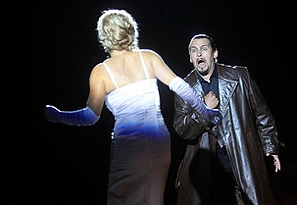 Tosca a frontvonalban