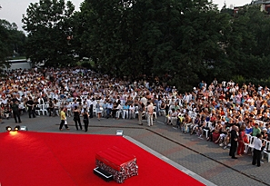 Opera a v&aacute;rosban