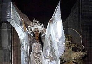 S&aacute;rk&aacute;nyok, t&uuml;nd&eacute;rek &eacute;s Puccini Szegeden