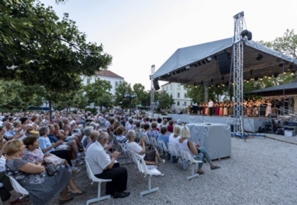 OperaF&uuml;red &uacute;jra