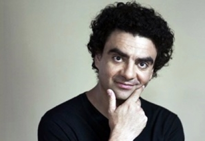 &bdquo;Poperaszt&aacute;r&rdquo; Budapesten &ndash; Rolando Villaz&oacute;n dalestje