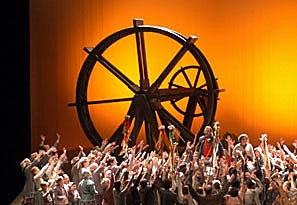 &Uacute;jra műsoron a Jenůfa