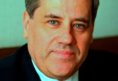 Eln&ouml;kv&aacute;laszt&aacute;s