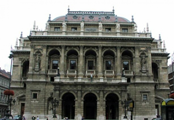 Felmentett&eacute;k az Operah&aacute;z főigazgat&oacute;j&aacute;t