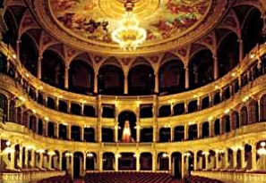 Operah&aacute;z - r&ouml;vidh&iacute;rek