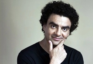 &bdquo;Poperaszt&aacute;r&rdquo; Budapesten &ndash; Rolando Villaz&oacute;n dalestje