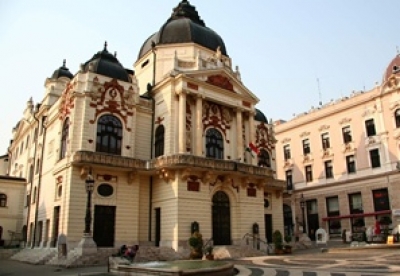 Meghallgat&aacute;s P&eacute;csett